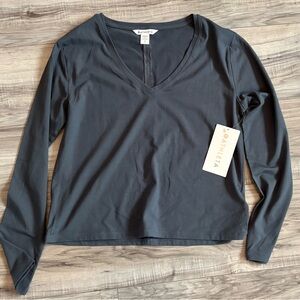 NWT Athleta Women's Charcoal Essential V-Neck Top